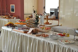 thumbnail: Breakfast area