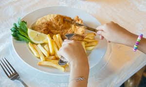 thumbnail: Family dining