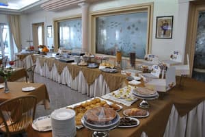 thumbnail: Breakfast area