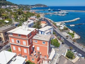 thumbnail: General view