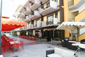 thumbnail: Restaurant