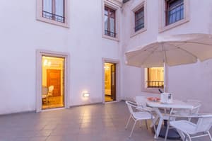thumbnail: Outdoor dining