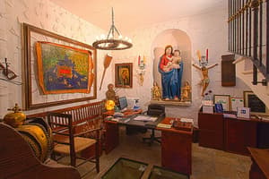 thumbnail: Interior entrance