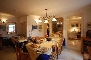 thumbnail: Breakfast area