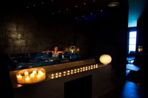 thumbnail: Bar (on property)