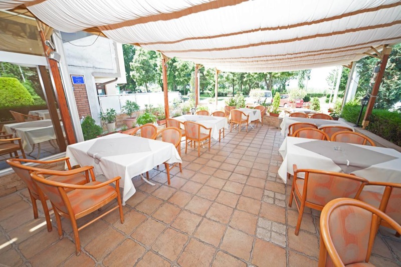 Restaurant-cafeteria