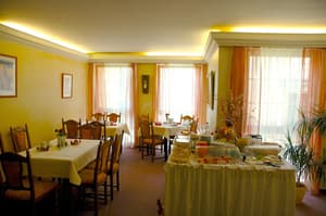 thumbnail: Breakfast area