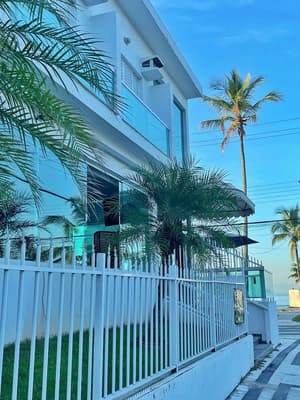 thumbnail: Front of property