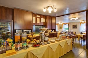 thumbnail: Breakfast area
