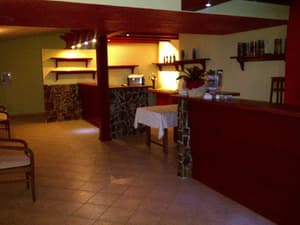 thumbnail: Bar (on property)