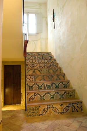 thumbnail: Interior entrance