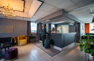 thumbnail: Reception