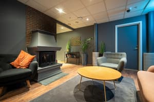 thumbnail: Lobby sitting area
