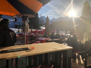 thumbnail: Bar (on property)