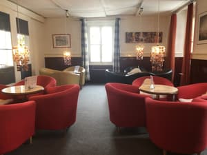thumbnail: Bar (on property)
