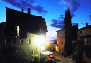 thumbnail: Front of property