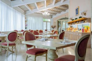 thumbnail: Breakfast area