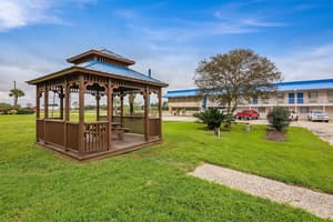 thumbnail: Gazebo