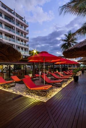 thumbnail: Outdoor dining