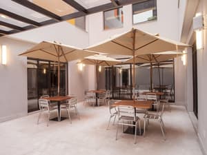 thumbnail: Bar (on property)