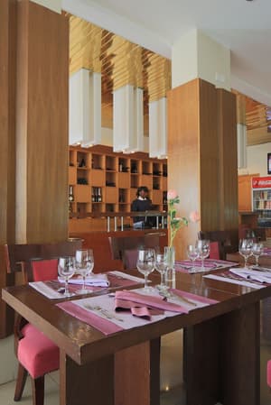 thumbnail: Restaurant