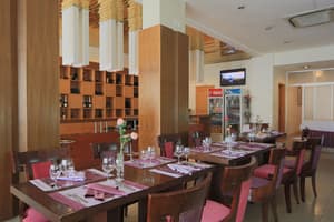 thumbnail: Restaurant