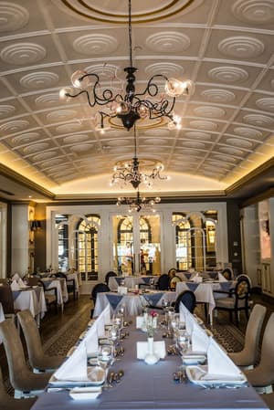 thumbnail: Restaurant