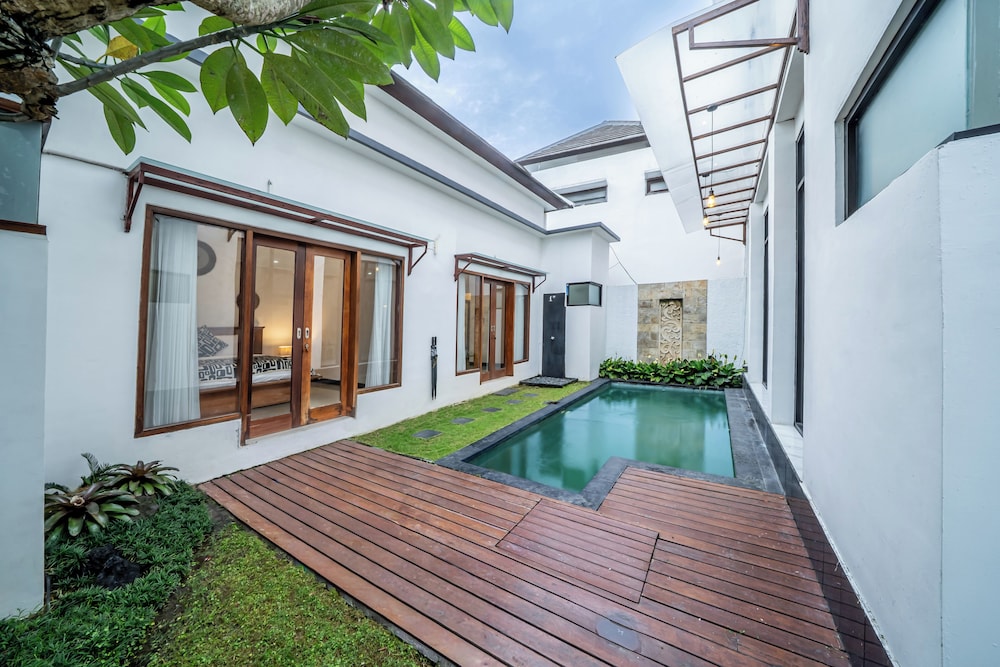 Private pool