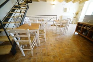 thumbnail: Interior entrance