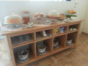 thumbnail: Breakfast area