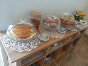 thumbnail: Breakfast area