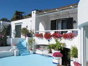 thumbnail: Exterior