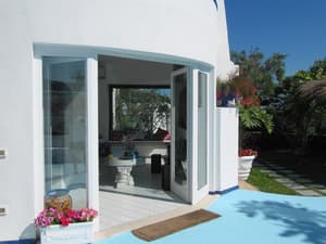 thumbnail: Exterior