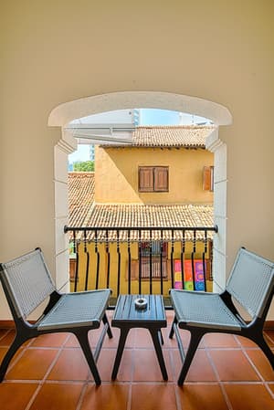thumbnail: Balcony