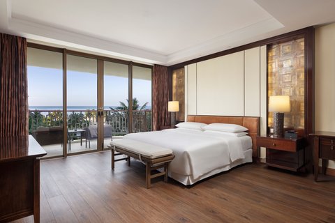 2 Bedroom Suite, Bedroom 1: 1 King, Bedroom 2: 1