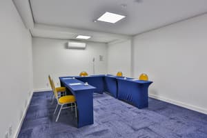 thumbnail: Business center