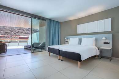 Guest Room,Bed,Family,Family
