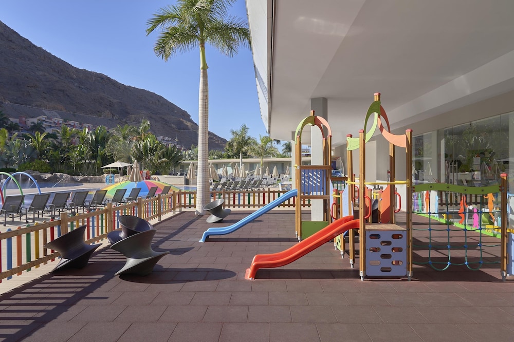 Children's play area - outdoor