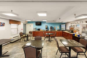 thumbnail: Breakfast area