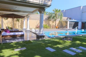 thumbnail: Private pool