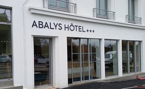 thumbnail: Front of property