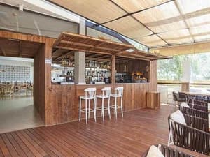 thumbnail: Bar (on property)