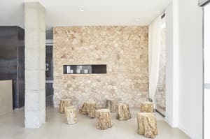 thumbnail: Interior entrance