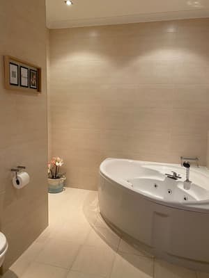 thumbnail: Jetted tub