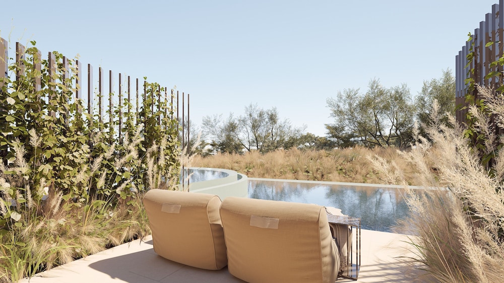 Private pool