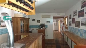 thumbnail: Bar (on property)