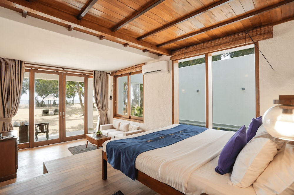 Beach/ocean view