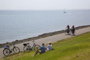 thumbnail: Bicycling