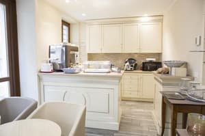 thumbnail: Breakfast area