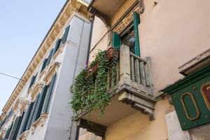 thumbnail: Exterior detail